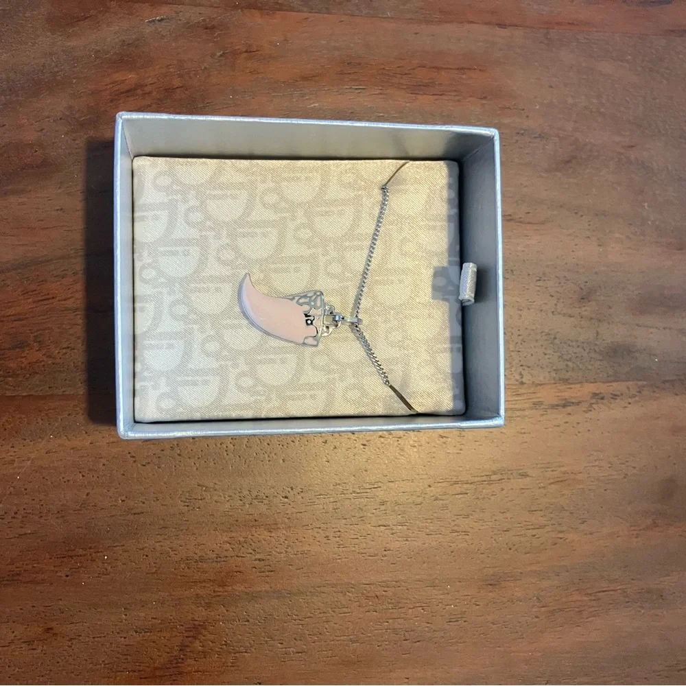 Dior Silver Chain with Pink fang necklace rare nwot - Picture 2 of 9